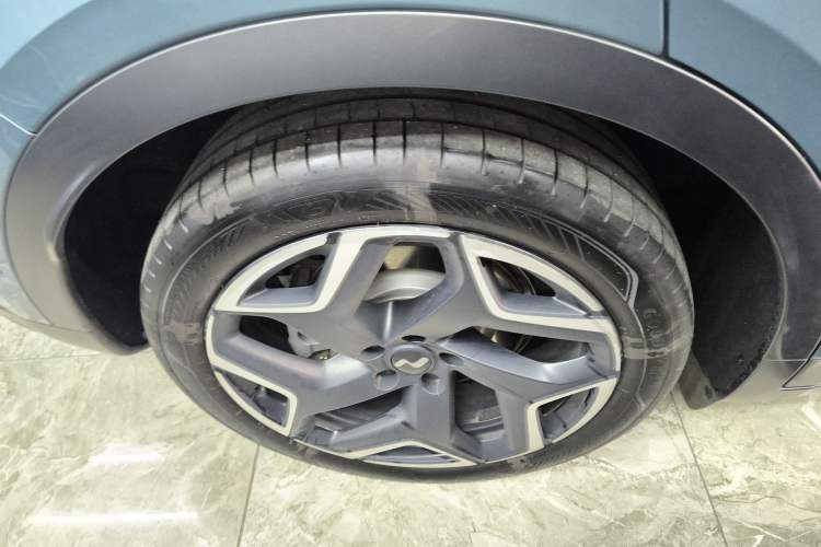 Used ONVO L60 2024 60 kWh All-Wheel Drive