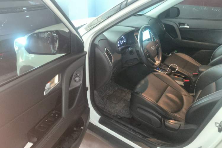 Used Hyundai ix25 2015 1.6L Automatic Two-Wheel Drive Smart GLS Trim Driver Seat