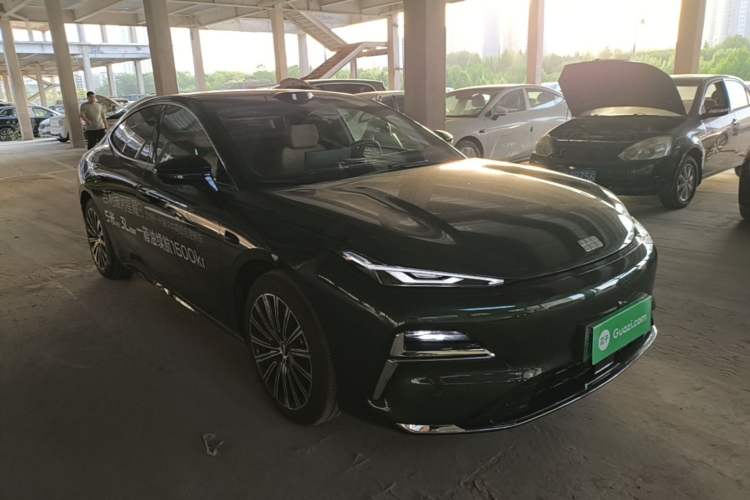 Used Geely Galaxy 8 2025 130km EM-P Starship Edition
