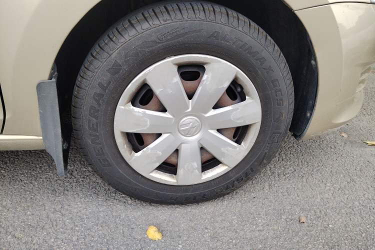 Used Volkswagen Santana 2015 1.6L Manual Fashion Edition Right Front Wheel Hub