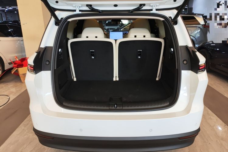 Used Li Auto i8 2025 Model Standard Version Trunk