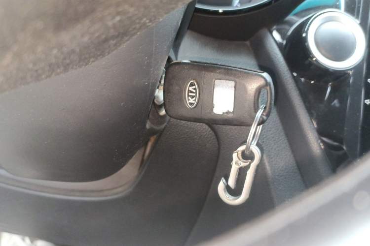 Used Kia K2 2015 Sedan 1.4L MT GLS