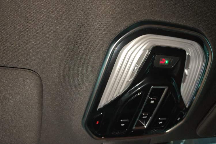 Used Wey Lanshan 2023 Four-Wheel Drive Ultra-Long Range Version Headliner