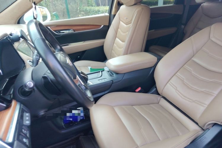 Used Cadillac XT5 2018 28E 4x4 Platinum Edition
