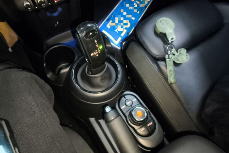 Used MINI 2019 1.5T COOPER Artist Gear Lever