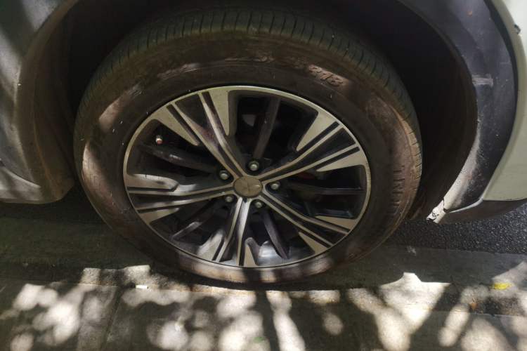 Used Mitsubishi Eclipse Cross 2021 1.5T CVT Four-Wheel Drive Passion Edition Right Front Wheel Hub