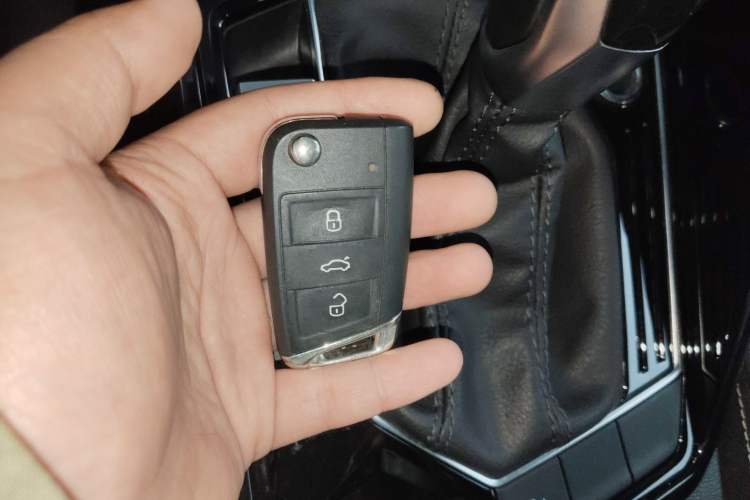 Used Volkswagen Tayron 2023 280TSI Two-Wheel-Drive Luxury Plus Advanced Version Vehicle Key