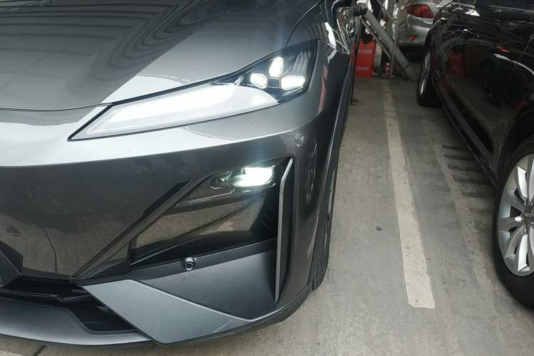 Used Deepal S07 2025 215Max Deep Blue Intelligent Driving AD PRO Range-Extended Version
