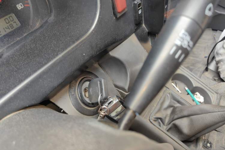 Used Jinbei Hiace 2011 2.0L 5th Generation Power King Deluxe Version 4G20D4B Vehicle Key