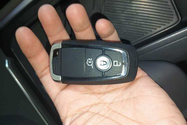 Used Ford Edge 2025 Ford Explorer L 2.0T EcoBoost E-Hybrid Four-Wheel-Drive 7-Seater Supreme Model