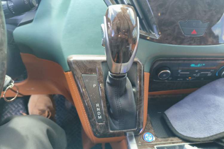 Used Ford Tourneo Custom 2020 2.0T Automatic Elite Edition China VI Standard