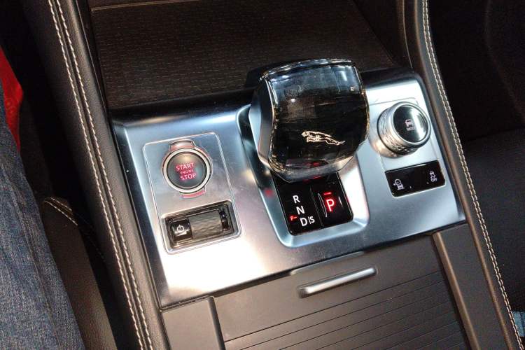 Used Jaguar F-PACE 2021 250 PS R-Dynamic S
