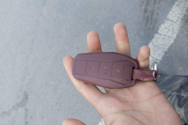 Used SOL X8 PLUS 2023 1.5 TGDI DCT Smart Home Edition 6-Seater