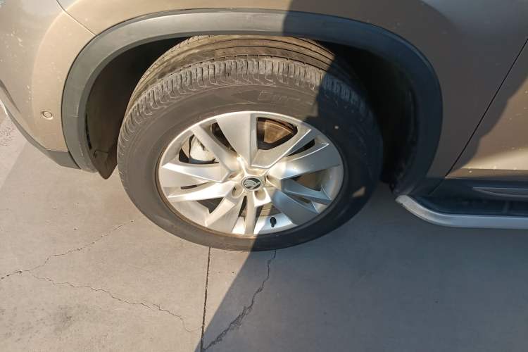 Used Skoda Kodiaq 2021 TSI330 5-Seater Two-Wheel-Drive Luxury Plus Edition
