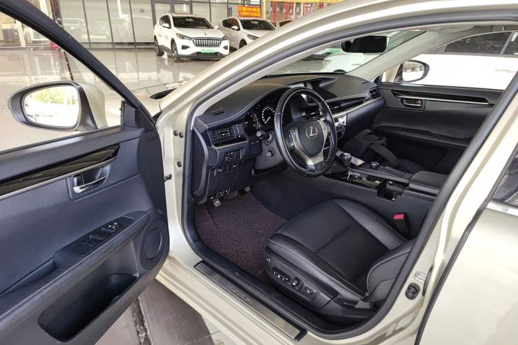 Used Lexus ES 2014 250 Elite Edition
