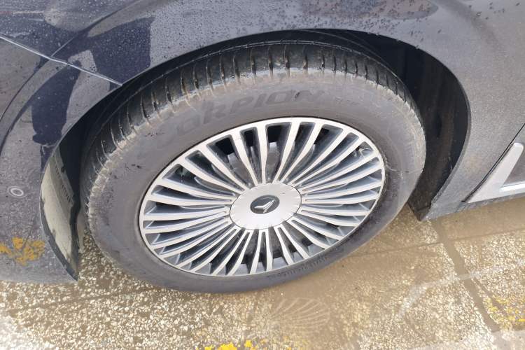 Used VOYAH Dream 2025 PHEV Four-Wheel-Drive Flagship Kunpeng Edition
