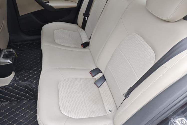 Used Skoda Rapid 2013 1.6L Automatic Smart Selection Model Left Rear Seat