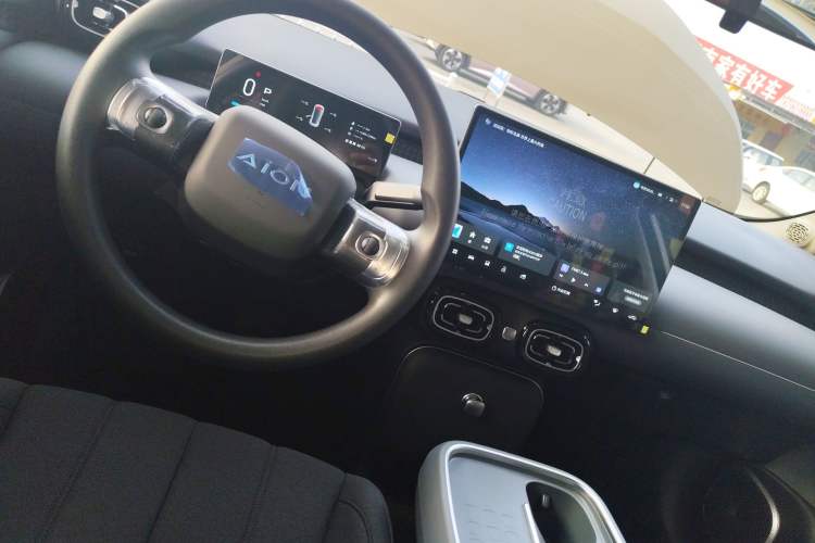 Used AION UT 2025 330 Starlight Edition Gear Lever