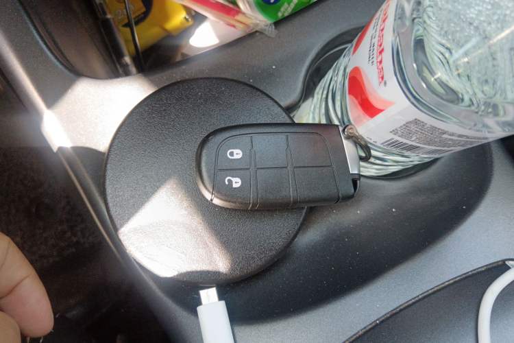 Used Dodge Journey 2013 2.4L Two-Wheel Drive Luxury Version