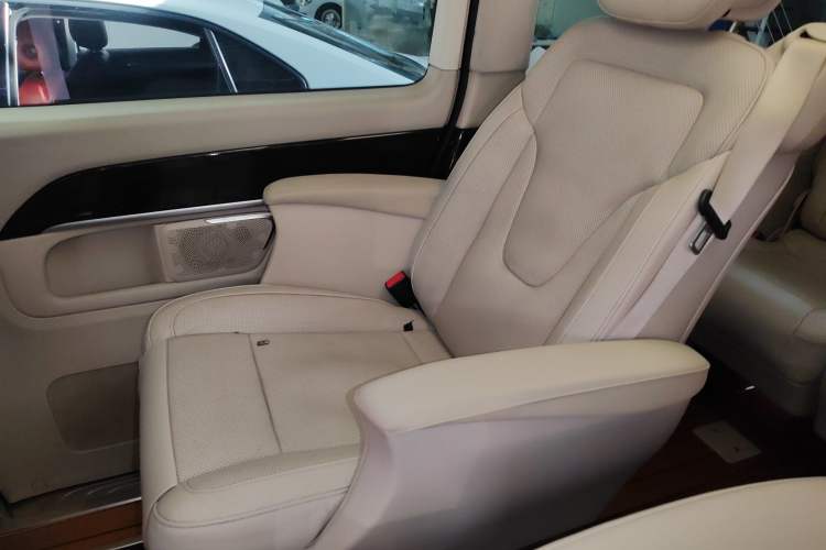 Used Mercedes-Benz V-Class 2017 V 260 L Prestige Extended Edition