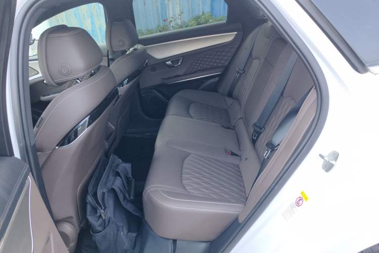 Used BYD Han 2022 DM-i 121KM Prestige Model
