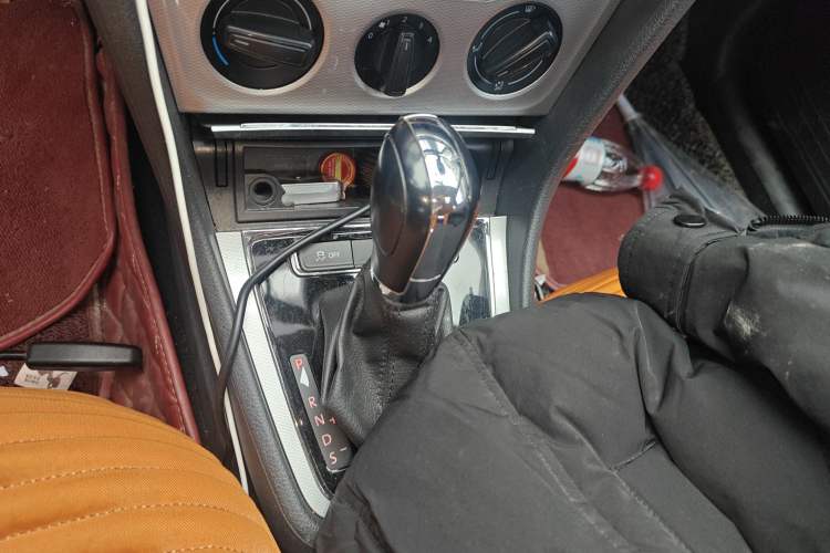 Used Volkswagen Gran Lavida 2014 1.6L Automatic Sport Edition
