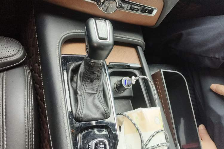 Used Volvo XC90 2019 T6 ZhiZun Edition 7-Seater China V Standard Gear Lever