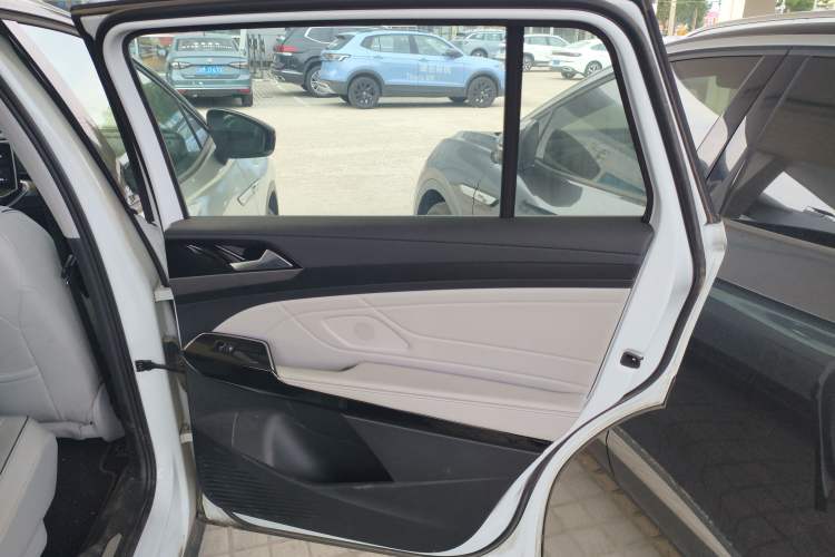 Used Volkswagen ID.6 X 2023 Ultra-Intelligent Long-Range Version