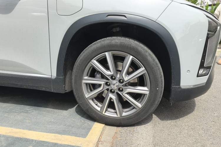 Used Nio ES8 2020 415 km Range 6-Seater Version Right Front Wheel Hub