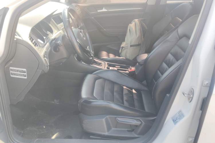 Used Volkswagen Golf 2015 1.4TSI Automatic Luxury Model Left Front Seat