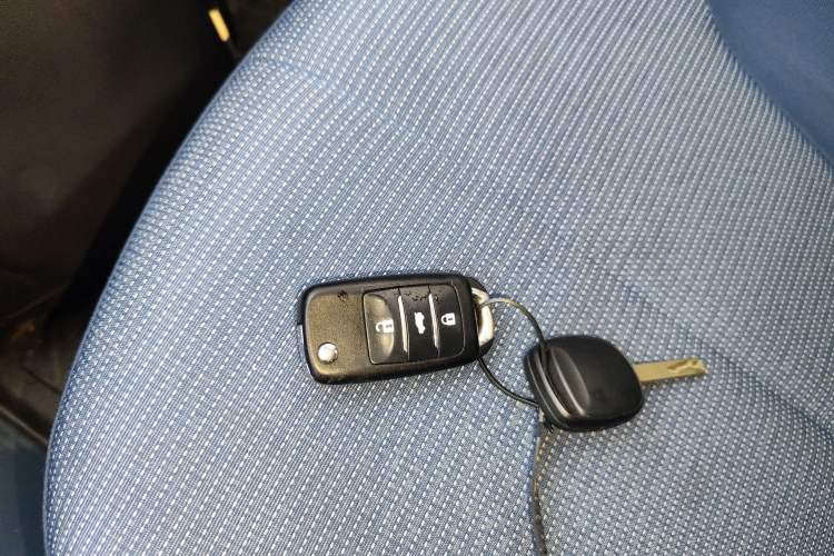 Used CHANGAN OSHAN Benni E-Star 2021 National Edition Colorful Version Lithium Iron Phosphate (31.86 kWh) Vehicle Key