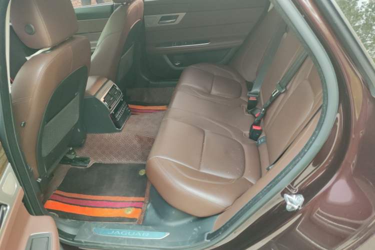 Used Jaguar XFL 2019 XFL 2.0T 250 PS Two-Wheel-Drive Luxury Edition Left Rear Seat