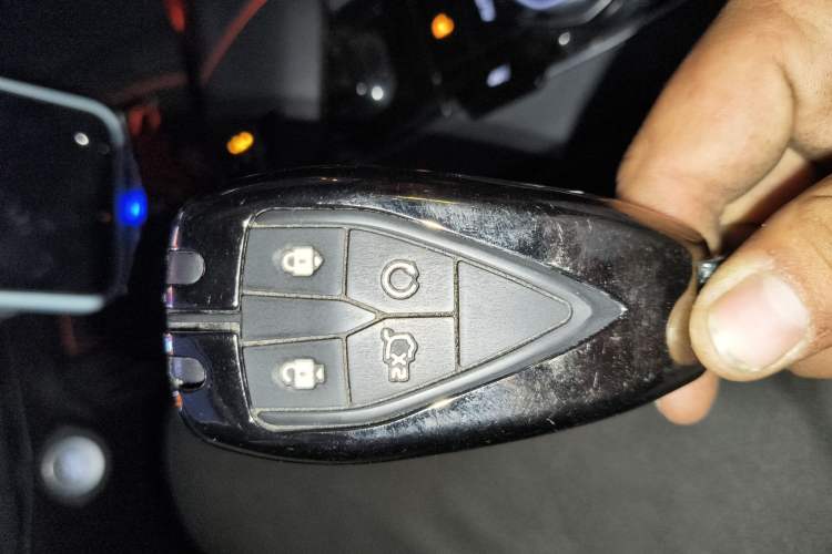 Used CHANGAN OSHAN Z6 2022 Blue Whale 1.5T DCT Luxury Model Vehicle Key