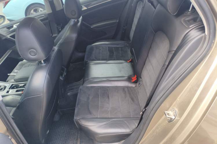 Used Volkswagen Golf 2018 230TSI Automatic Luxury Version Left Rear Seat