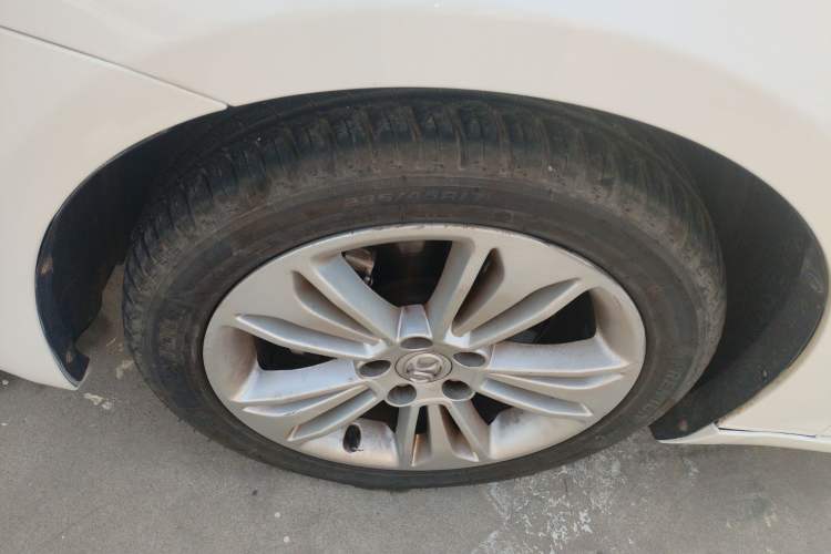 Used BAIC Senova D70 2013 2.0T Comfort Edition Left Front Wheel Hub