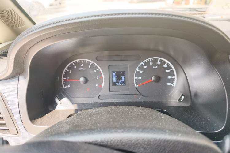 Used FORTHING Lingzhi 2023 M5L 1.6L Rental Custom Edition 7 Seats
