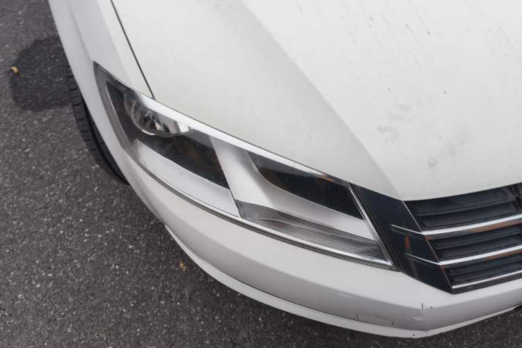 Used Volkswagen Lavida 2013 Revised Classic 1.6L Automatic Fashion Edition Right Front Headlight