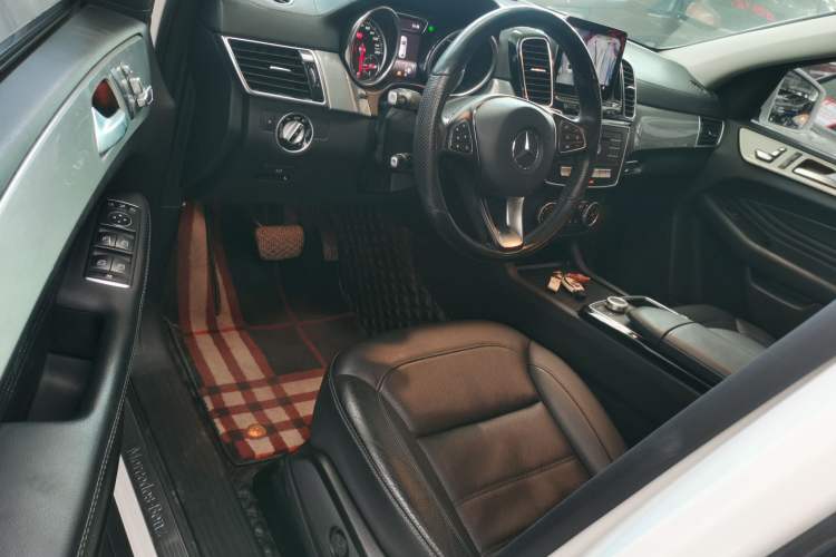 Used Mercedes-Benz GLE Coupe 2018 GLE 320 4MATIC Coupe SUV
