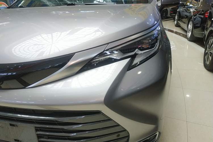 Used Toyota SIENNA 2021 2.5L Hybrid Luxury Edition Left Front Headlight