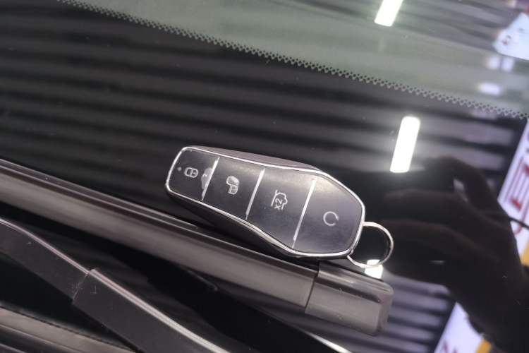 Used BYD Han 2025 DM-i 125KM Prestige Model
