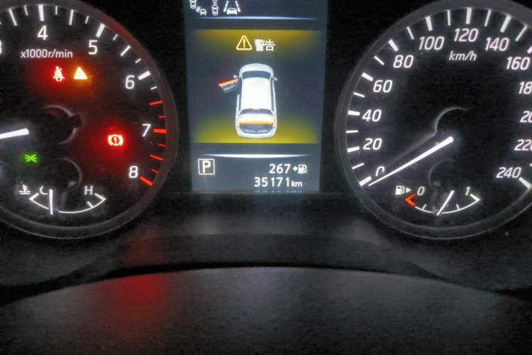 Used Nissan Tiida 2019 1.6L CVT Smart Drive Version China V Standard Odometer Close Up