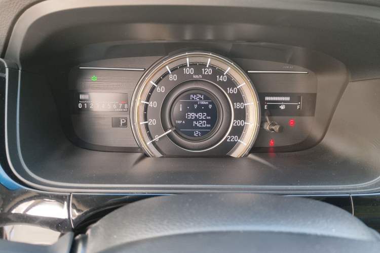 Used Honda Elysion 2016 2.4L Style Edition Odometer Close Up