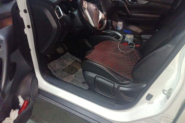 Used Nissan X-Trail 2015 2.0L CVT Comfort MAX Edition 2WD Driver Seat