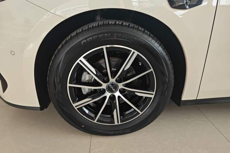 Used BYD Seal 06 New Energy 2025 DM-i Smart Drive 120KM Deluxe Model
