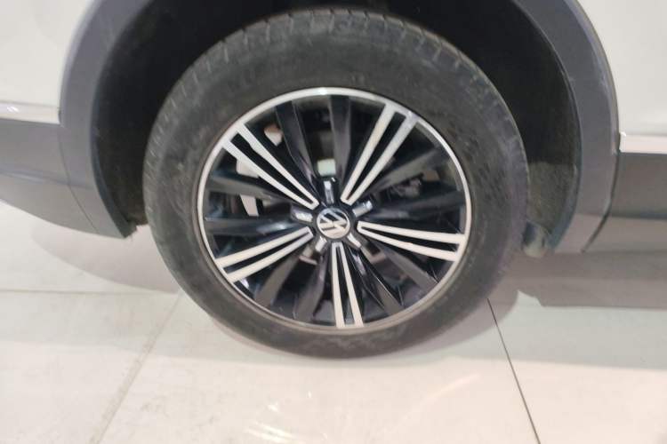 Used Volkswagen Tiguan L 2021 330TSI Automatic Two-Wheel Drive Smart Edition
