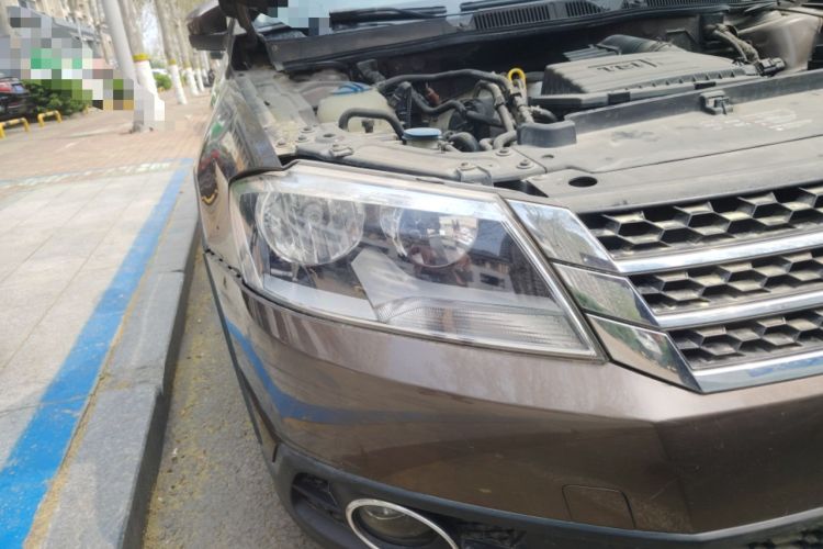 Used Volkswagen Cross Lavida 2014 1.4TSI DSG Right Front Headlight