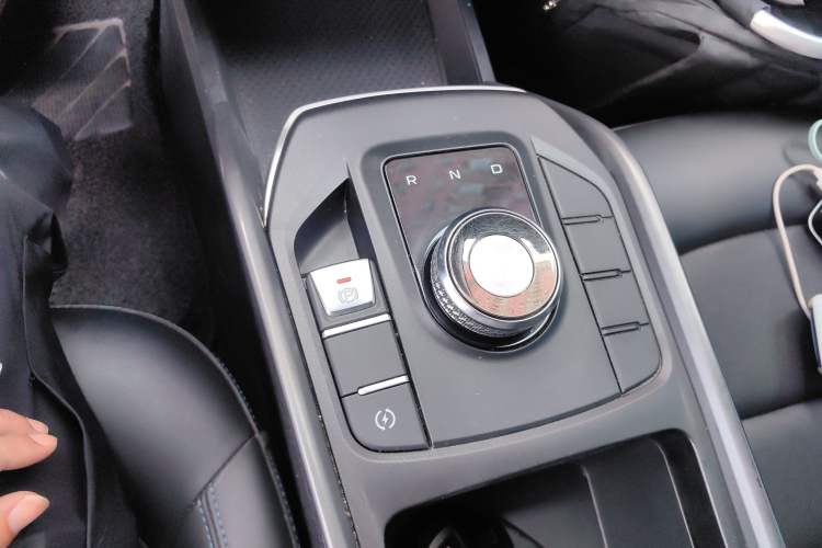 Used Livan Maple 60s 2022 Easy-to-Replace Version Lithium Iron Phosphate
