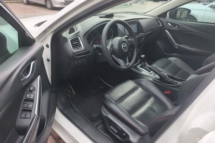 Used Mazda Atenza 2015 2.0L Blue Sky Luxury Edition Driver Seat