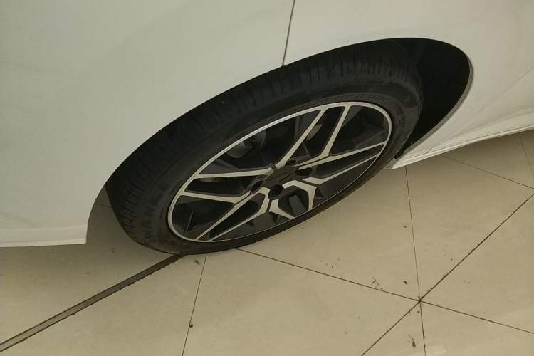 Used Dongfeng Aeolus Yixuan 2021 230T Automatic Chasing Shadow Edition
