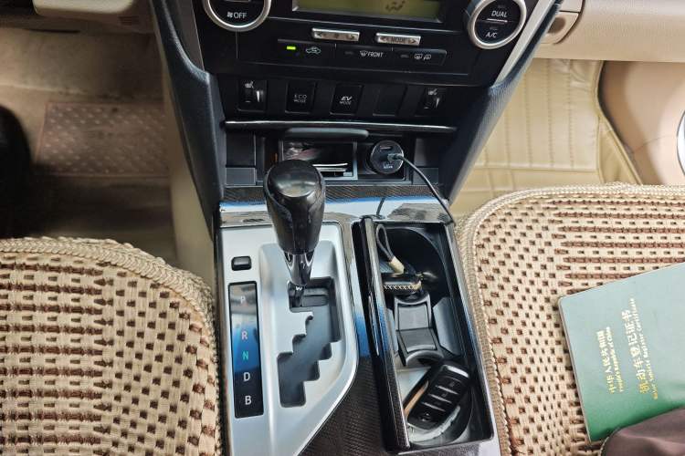 Used Toyota Camry 2012 Luxurious Edition 2.5HG Zunrui
